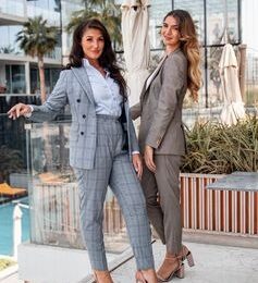 Advantages of Buying Ladies Suits Online