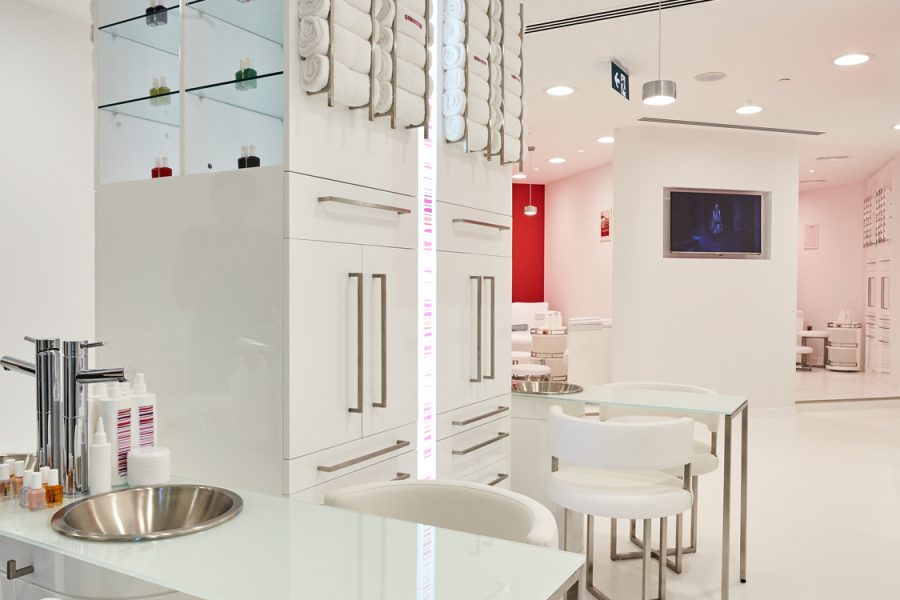 How to Remove a Manicure Without Damage